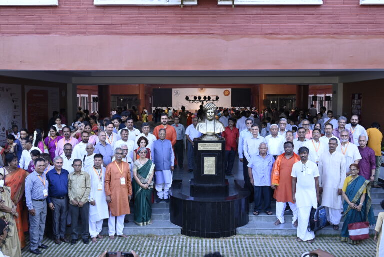 Unveiling bust of Maharishi Dayanand Saraswati